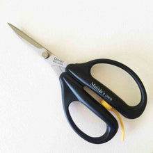 Load image into Gallery viewer, Applique Curved Blade Fine Tip Arm Wrestler Curved Scissors MN-AW165C