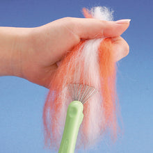 Load image into Gallery viewer, Clover Needle Felting Claw and Mat Cleaner